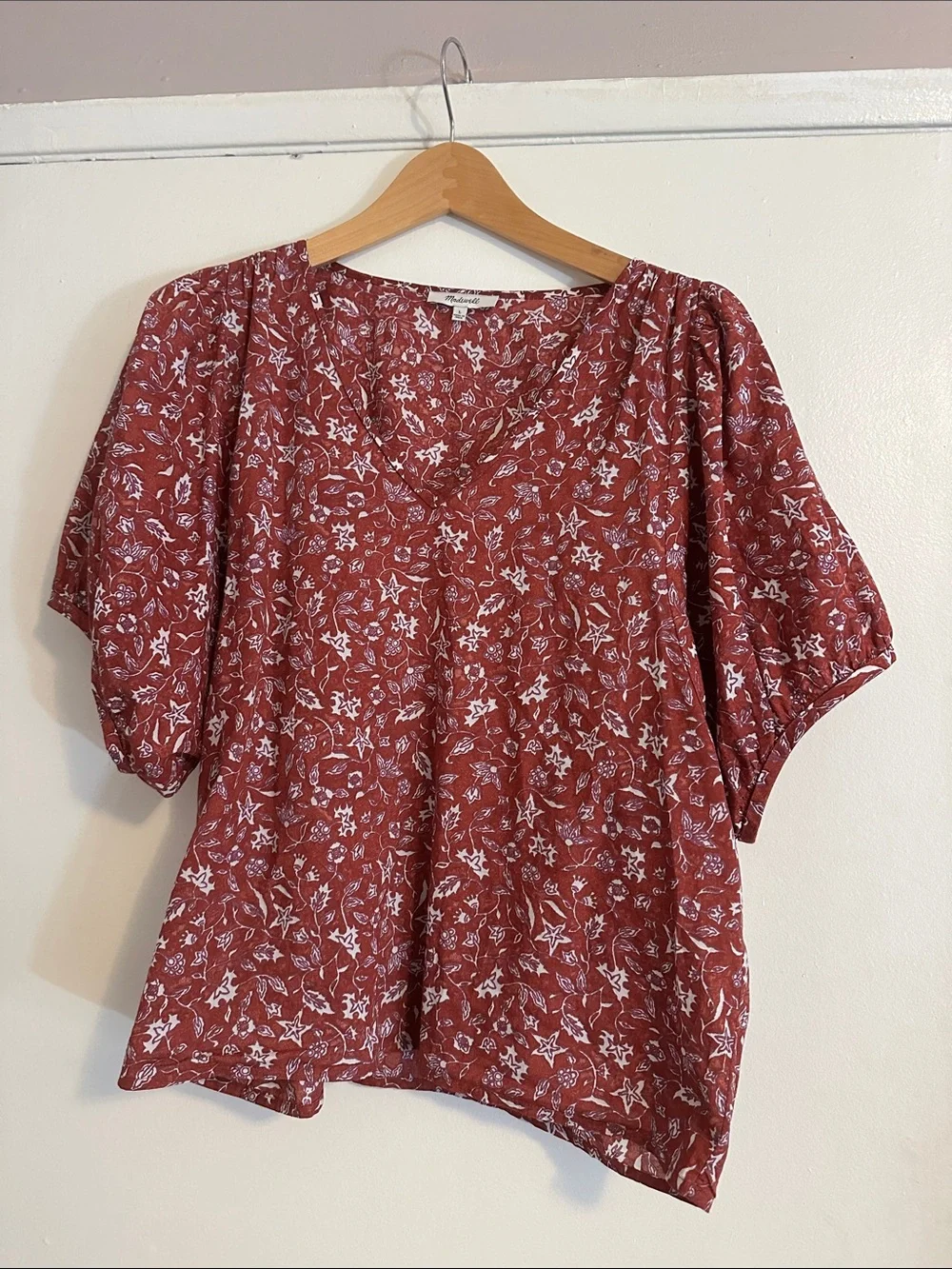 Madewell Rust Red Floral V-Neck Puff Sleeve Top